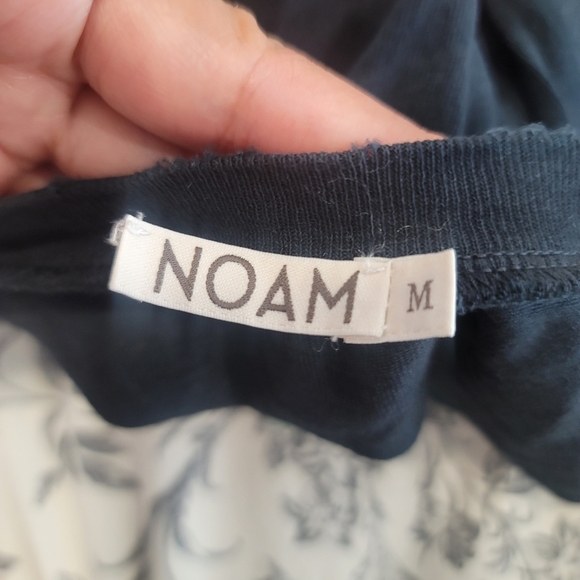 NOAM Distressed Tie Dye Sleeveless Shirt Size Medium - Picture 6 of 9